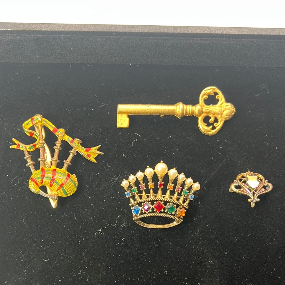 Vintage Brooch Set with Key and Crown Designs